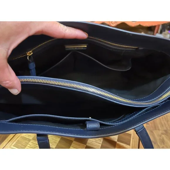 ♦️TORY BURCHN NAVY SMALL PARKER TOTE - Picture 11 of 12